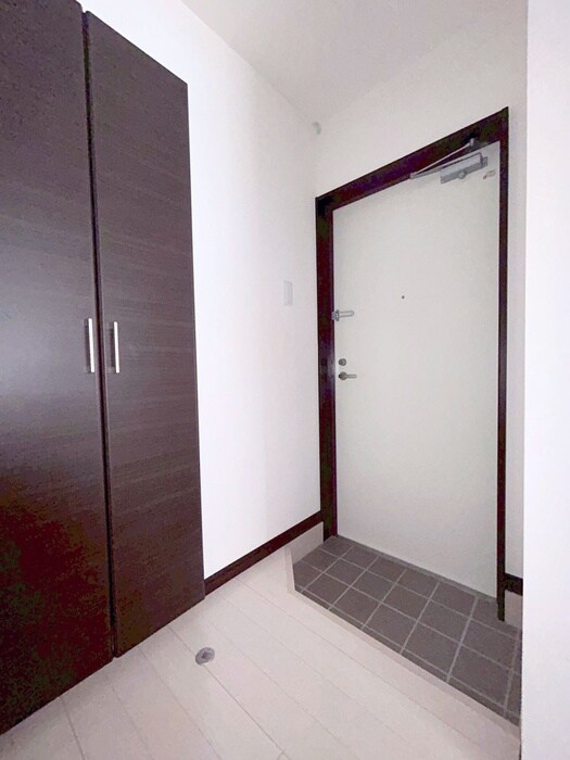 物件内観写真17　(玄関)