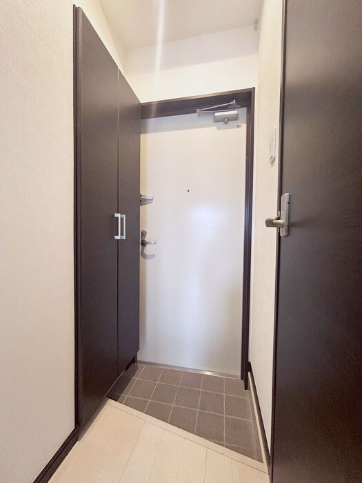 物件内観写真17　(玄関)