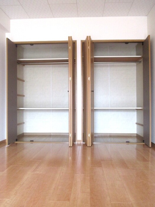 物件内観写真10　(収納)