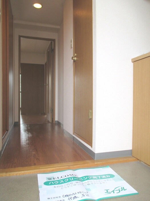 物件内観写真16　(玄関)