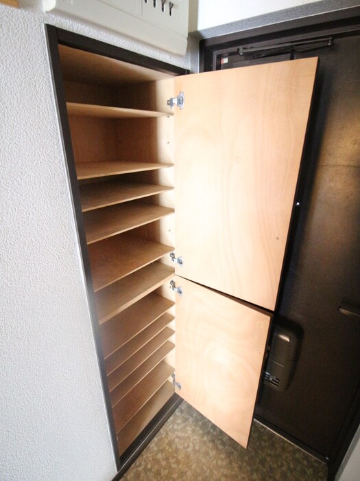 物件内観写真16　(靴箱)