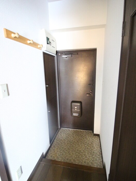 物件内観写真17　(玄関)
