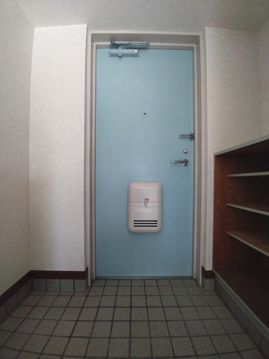 物件内観写真15　(玄関)