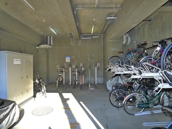 物件外観写真5　(駐輪場)