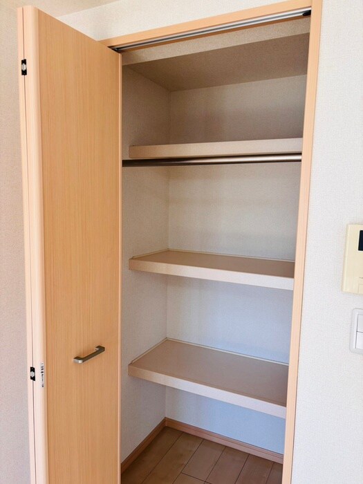 物件内観写真15　(収納)