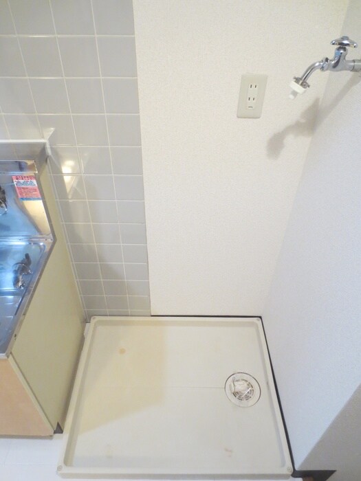 物件内観写真15　(洗濯機置場)