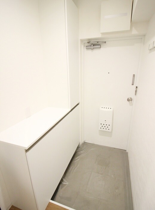 物件内観写真16　(玄関)