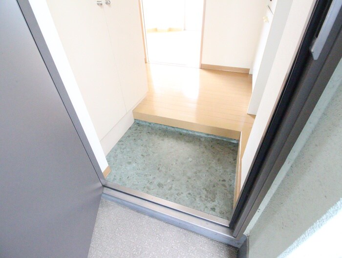 物件内観写真14　(玄関)