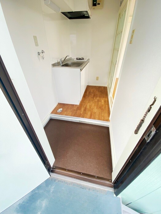 物件内観写真12　(玄関)