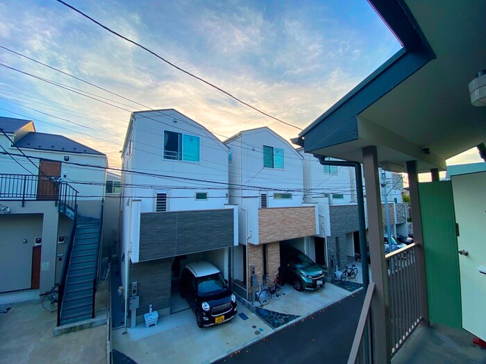 物件内観写真17　(室内からの展望)