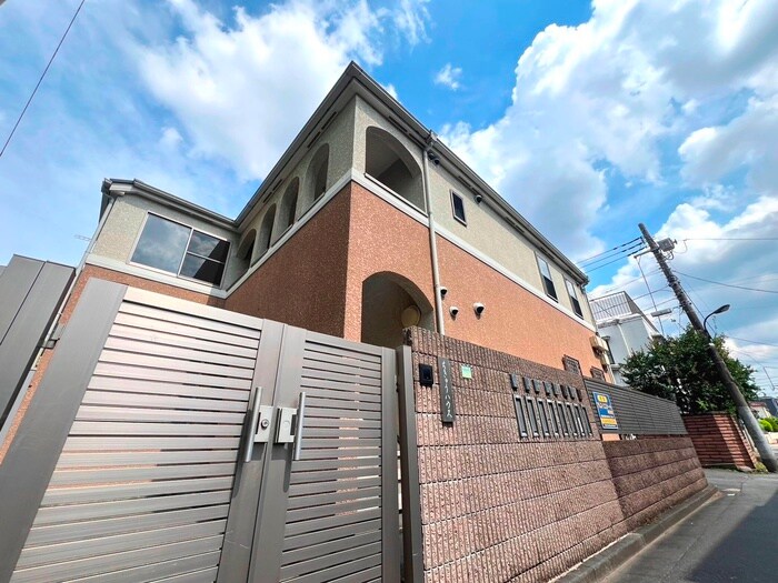 物件外観写真4　(エントランス部分)