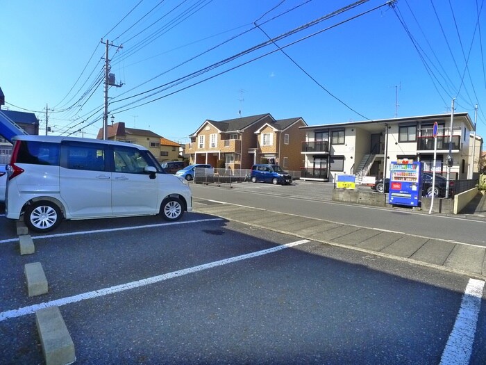 物件外観写真2　(駐車場)