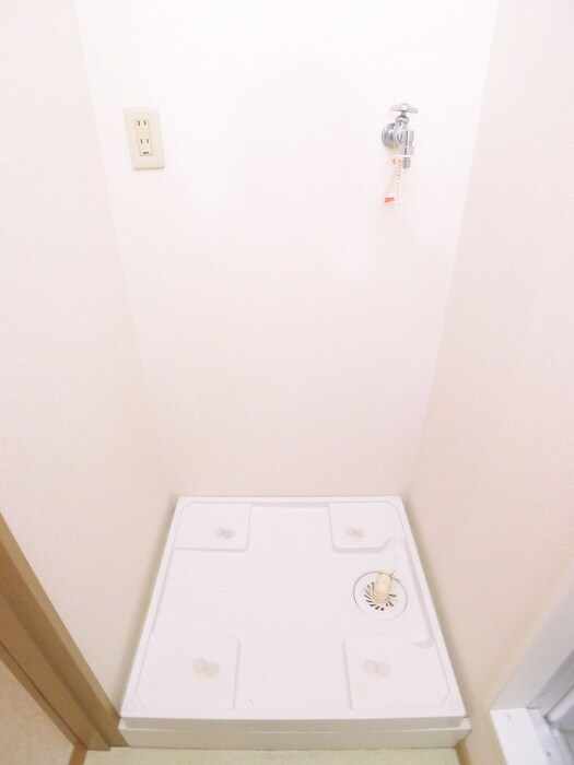 物件内観写真15　(洗濯機置場)