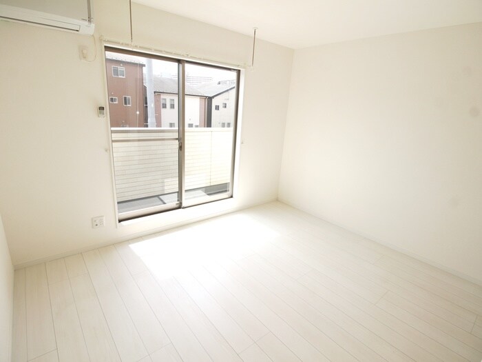 物件内観写真10　(室内からの展望)