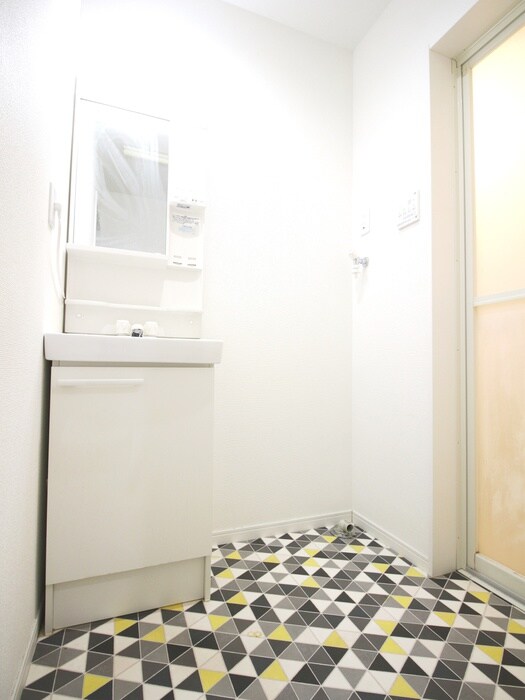 物件内観写真15　(洗濯機置場)