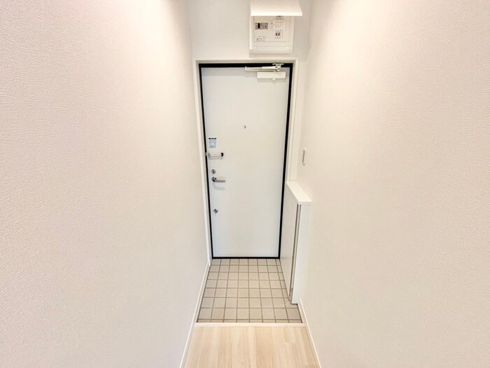 物件内観写真13　(玄関)