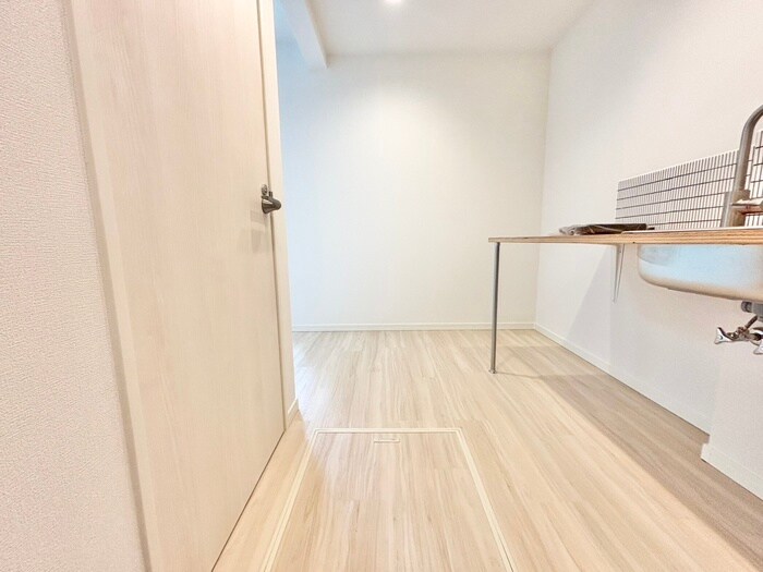 物件内観写真14　(廊下)