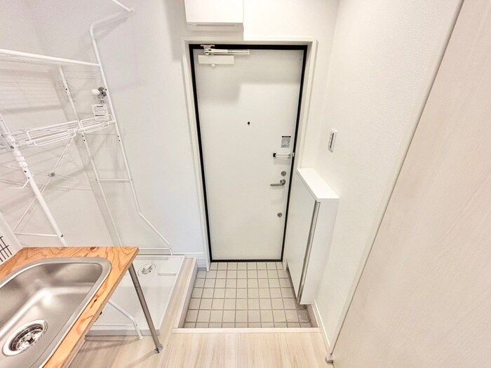 物件内観写真16　(玄関)