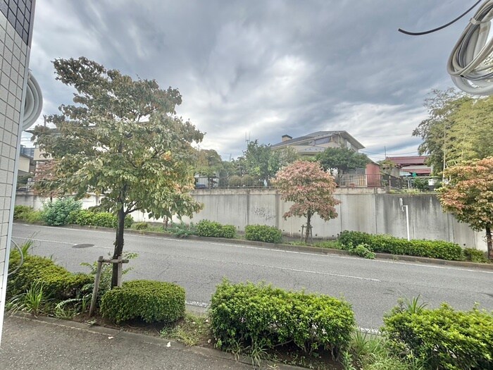 物件内観写真22　(室内からの展望)