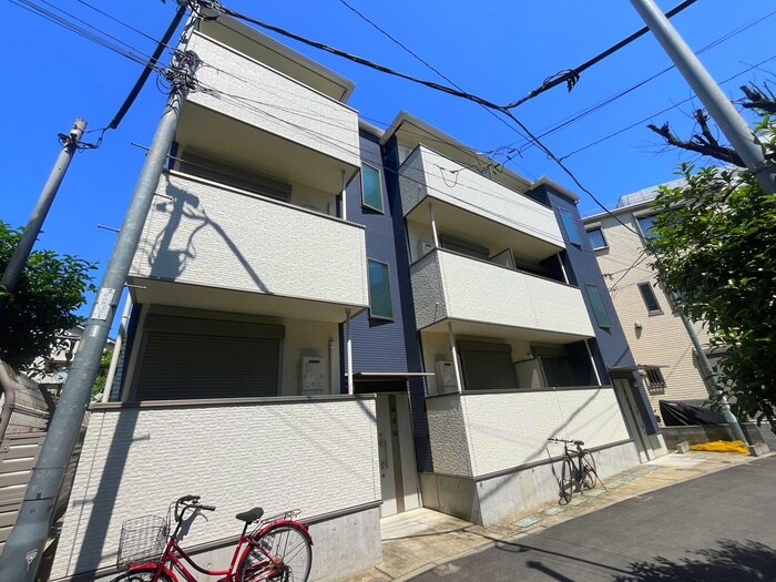 物件外観写真2　(エントランス部分)