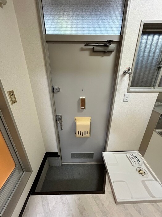 物件内観写真7　(玄関)