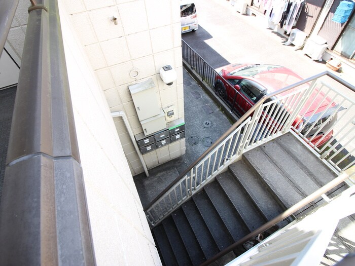 物件外観写真4　(エントランス部分)