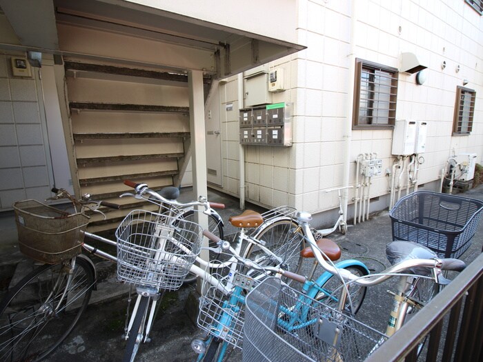 物件外観写真6　(駐輪場)