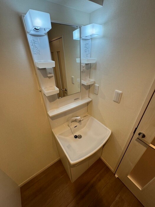 物件内観写真11　(洗面)