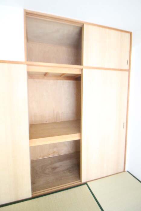 物件内観写真12　(収納)