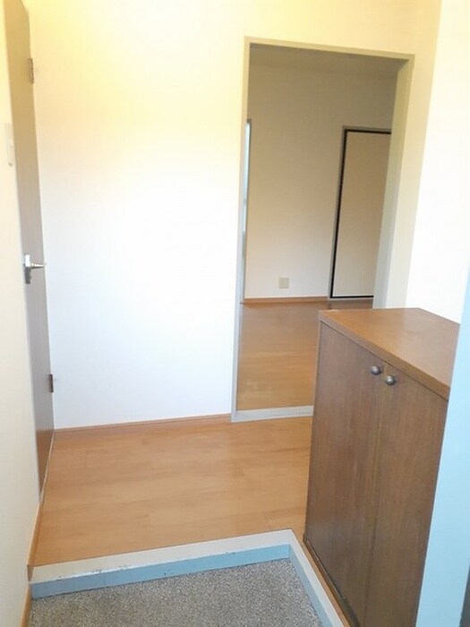 物件内観写真13　(玄関)