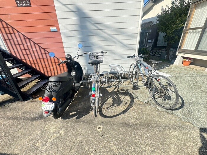 物件外観写真2　(駐輪場)
