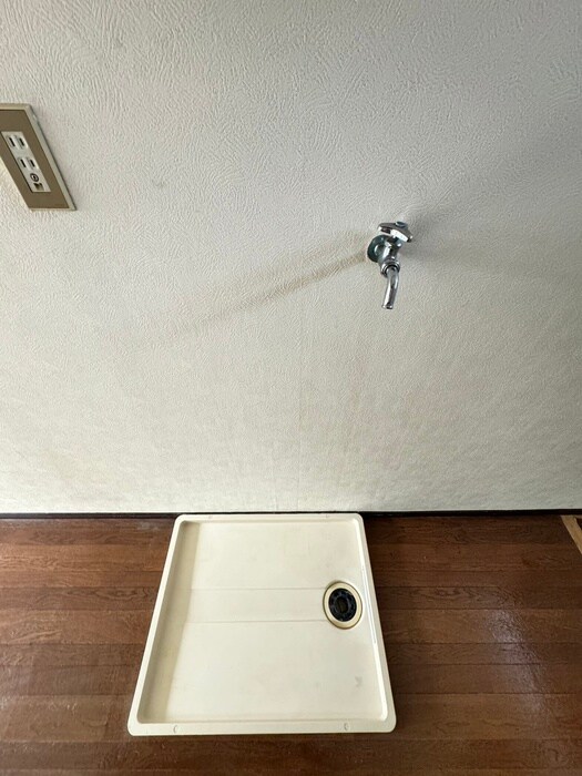 物件内観写真11　(洗濯機置場)