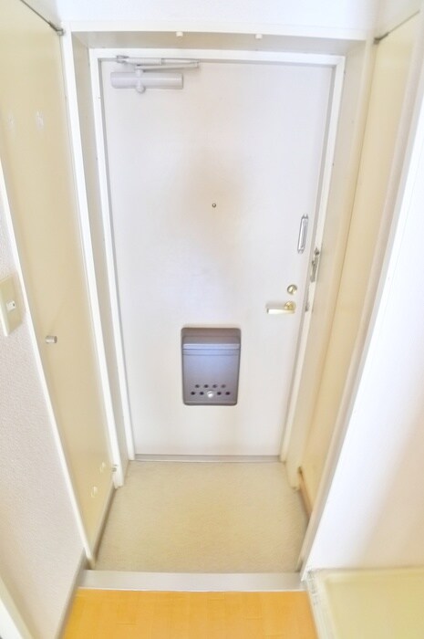 物件内観写真7　(玄関)