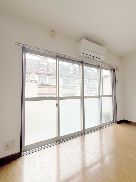 物件内観写真20　(室内からの展望)