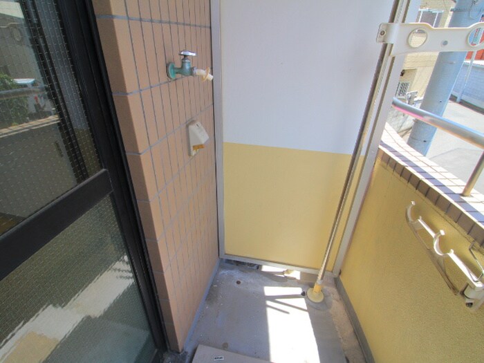 物件内観写真15　(洗濯機置場)