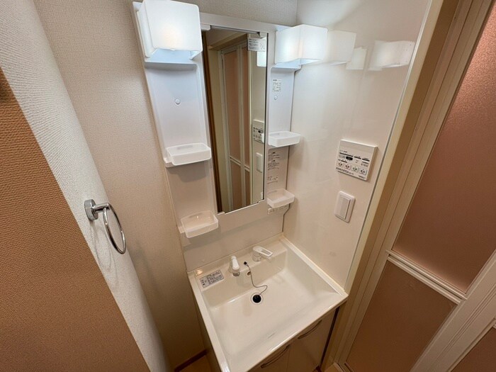 物件内観写真12　(洗面)