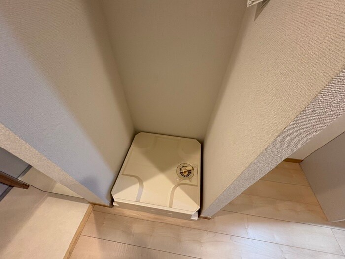 物件内観写真15　(洗濯機置場)
