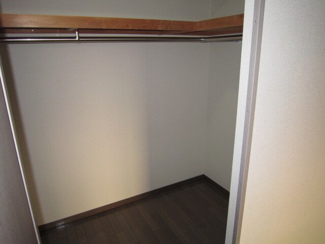 物件内観写真8　(収納)