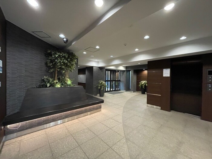 物件外観写真5　(エントランス部分)