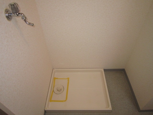 物件内観写真11　(洗濯機置場)