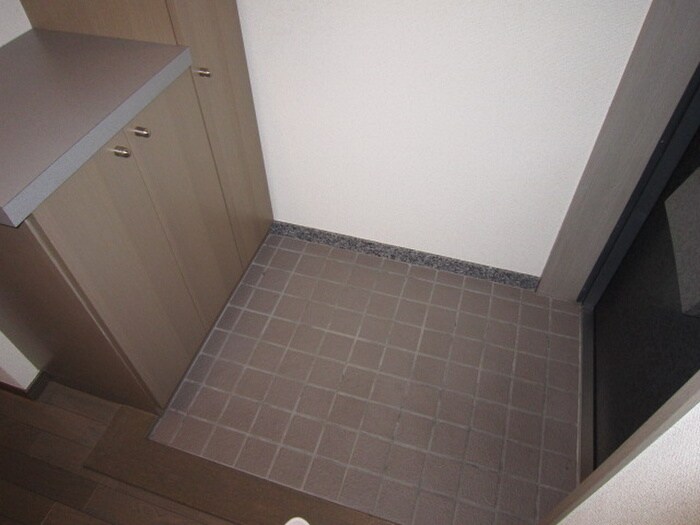 物件内観写真15　(玄関)