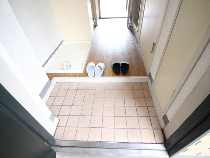 物件内観写真18　(玄関)