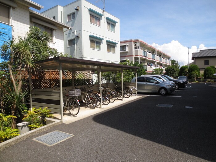 物件外観写真3　(駐輪場)