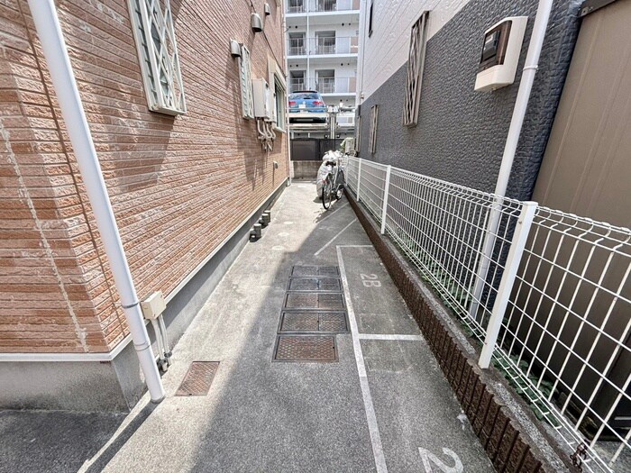 物件外観写真3　(駐輪場)