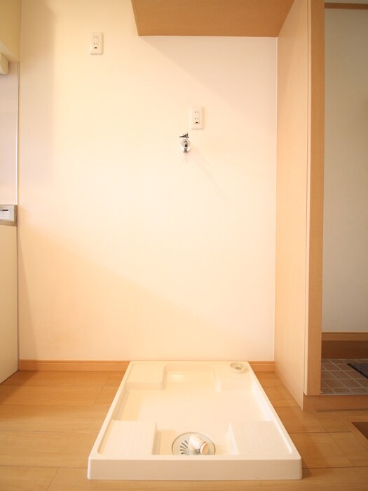 物件内観写真13　(洗濯機置場)