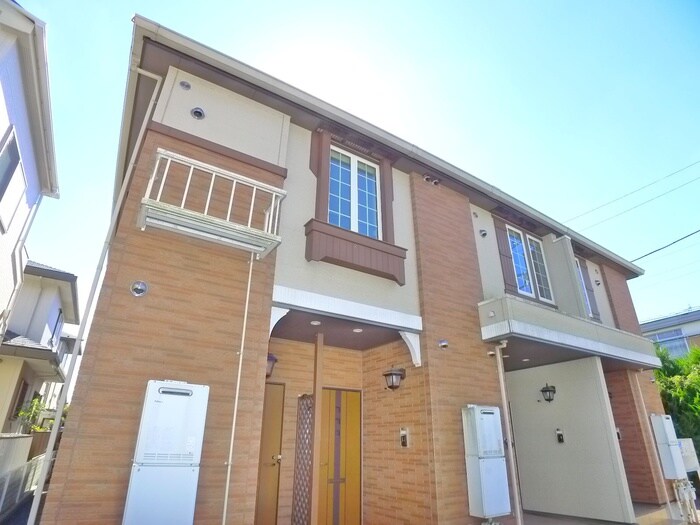 物件外観写真4　(エントランス部分)