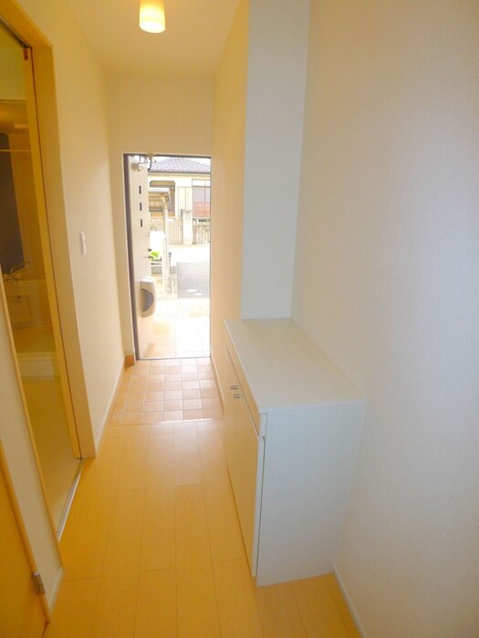 物件内観写真17　(玄関)