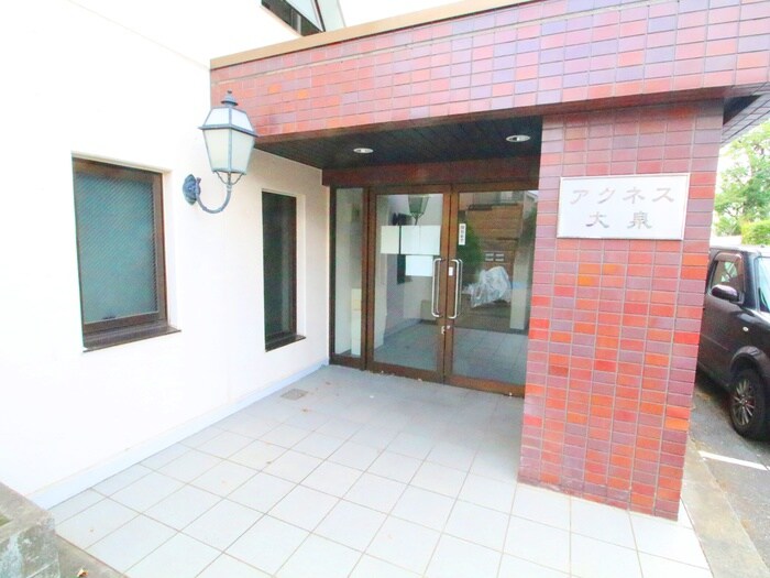 物件外観写真3　(エントランス部分)