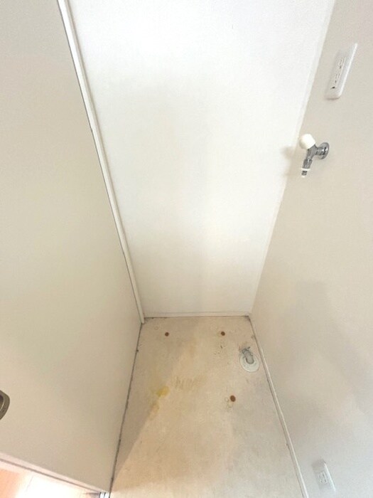 物件内観写真12　(洗濯機置場)