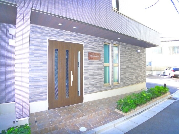 物件外観写真3　(エントランス部分)